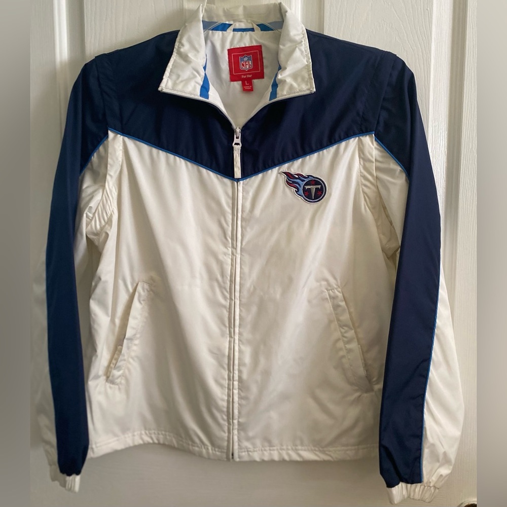 NFL.. WOMENS TENNESSEE TITANS WINDBREAKER - Picture 1 of 16